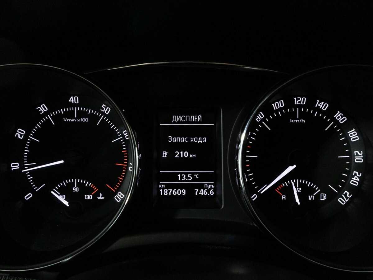 Skoda Superb 2014 года с пробегом. Фото: #11