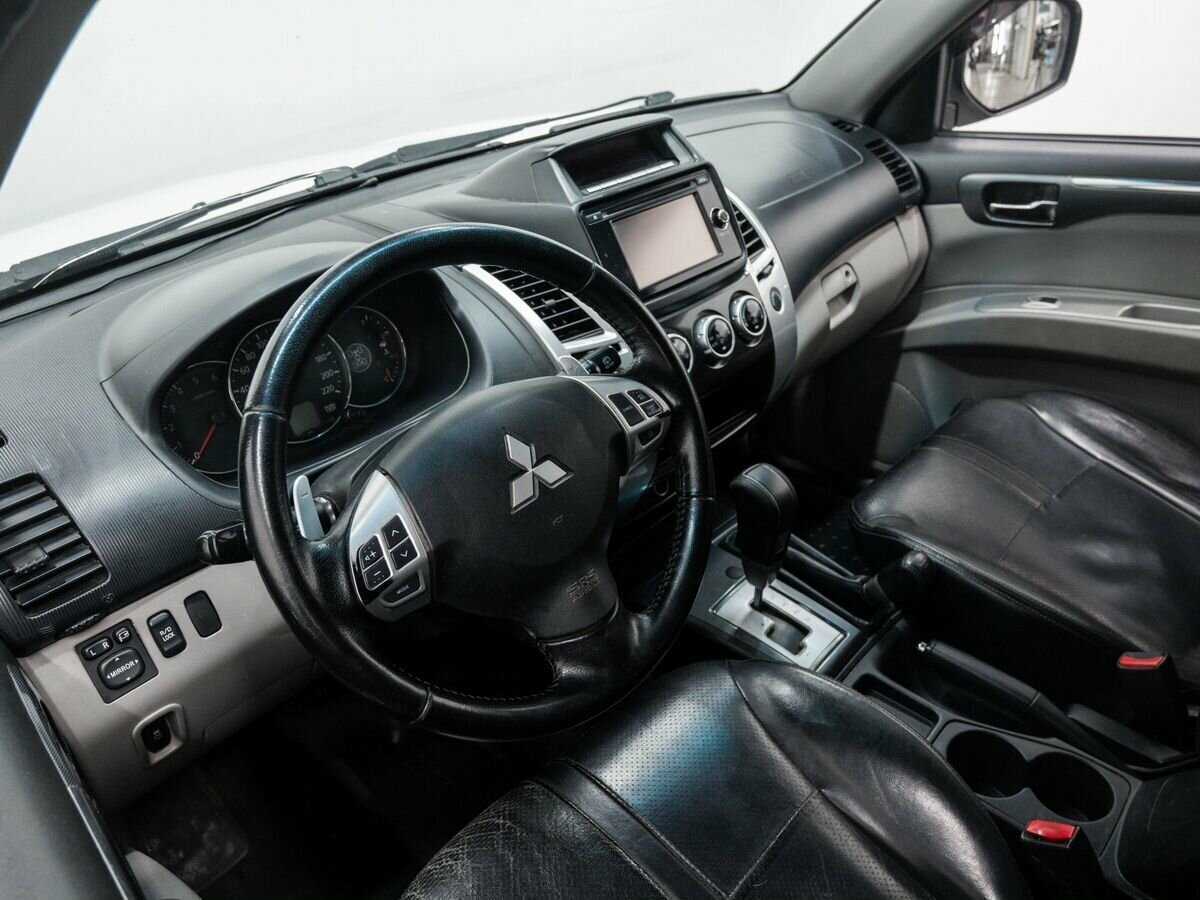 Mitsubishi Pajero Sport 2014 года с пробегом. Фото: #12