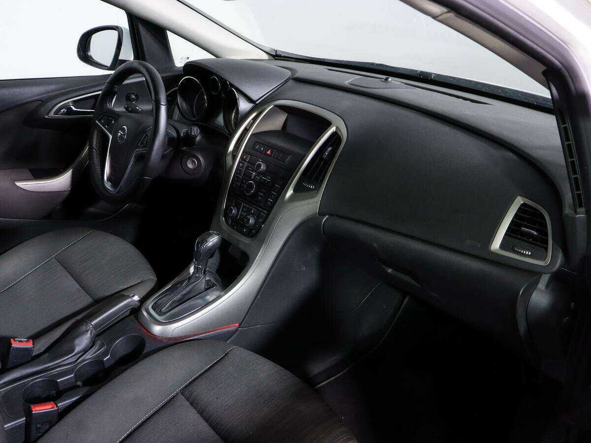 Opel Astra 2012 года с пробегом. Фото: #6