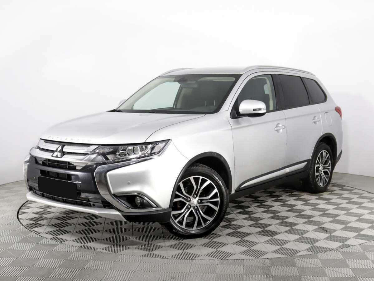 Mitsubishi Outlander 2017 года с пробегом. Посмотреть фото