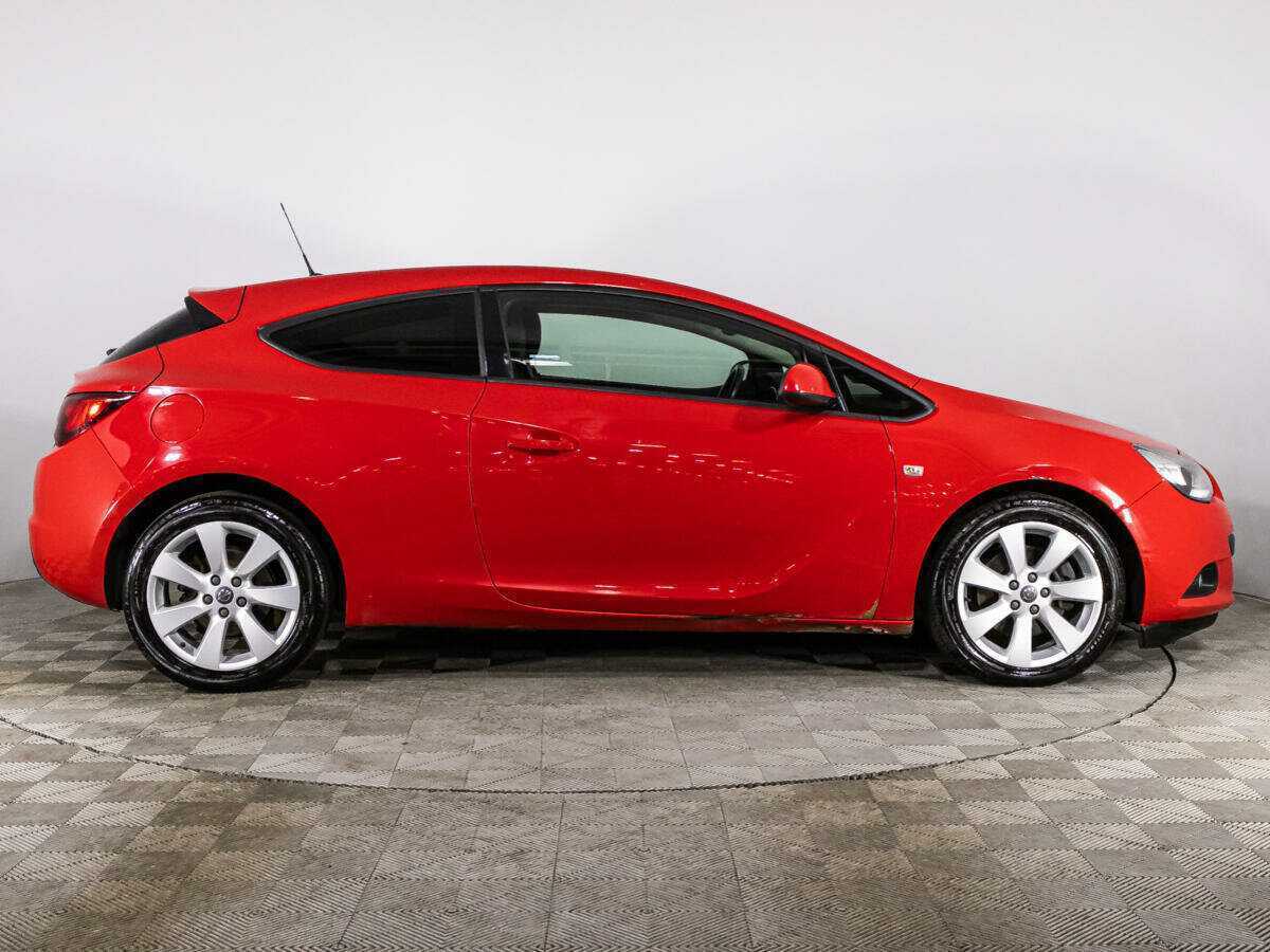 Opel Astra 2013 года с пробегом. Фото: #3