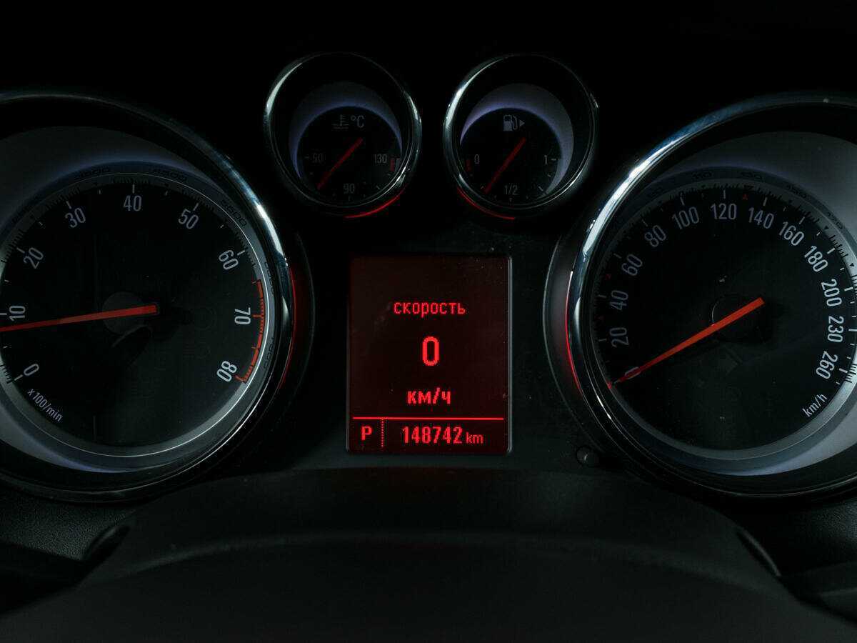 Opel Astra 2013 года с пробегом. Фото: #11