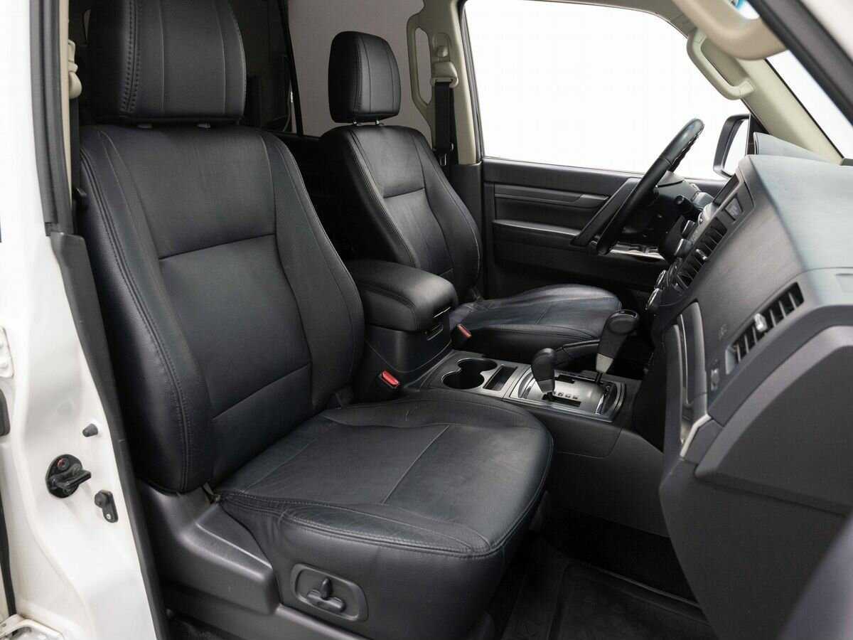 Mitsubishi Pajero 2013 года с пробегом. Фото: #12
