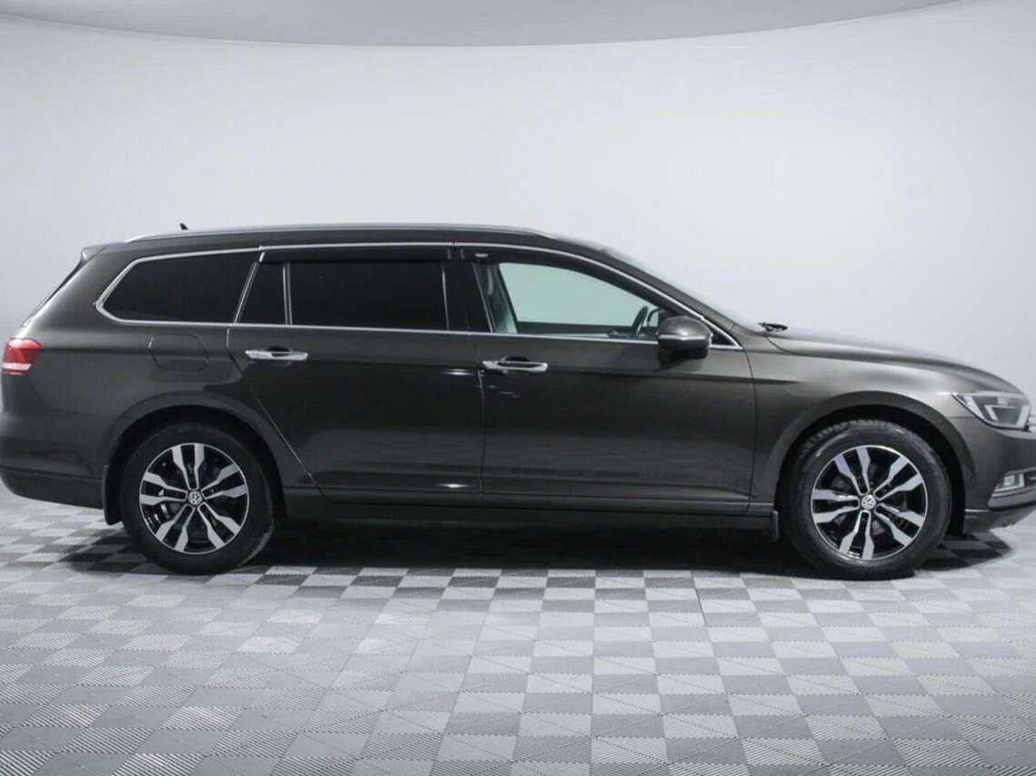 Volkswagen Passat 2017 года с пробегом. Фото: #3