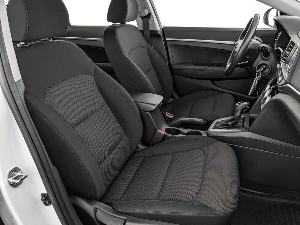 Hyundai Elantra 2019 года с пробегом. Фото: #23