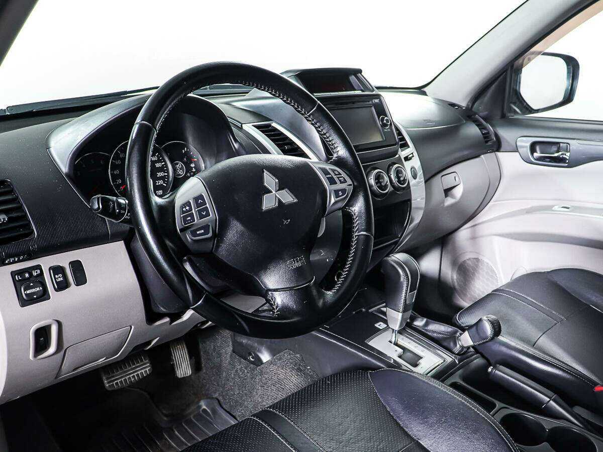 Mitsubishi Pajero Sport 2014 года с пробегом. Фото: #11