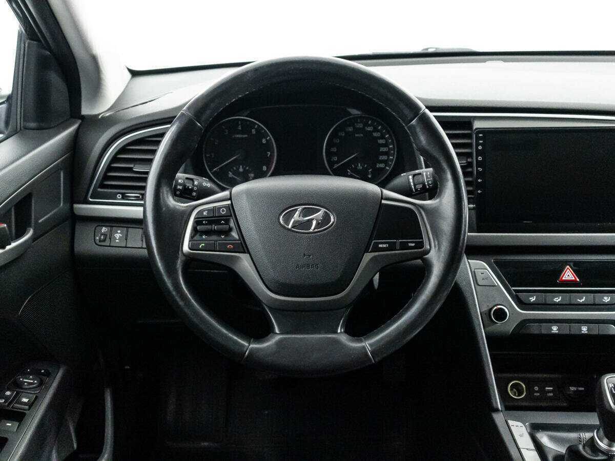 Hyundai Elantra 2017 года с пробегом. Фото: #17