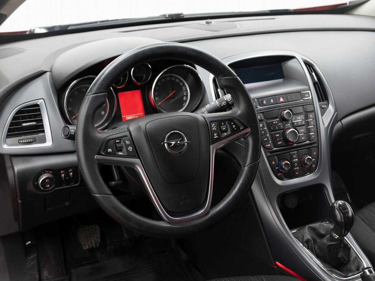 Opel Astra 2012 года с пробегом. Фото: #13