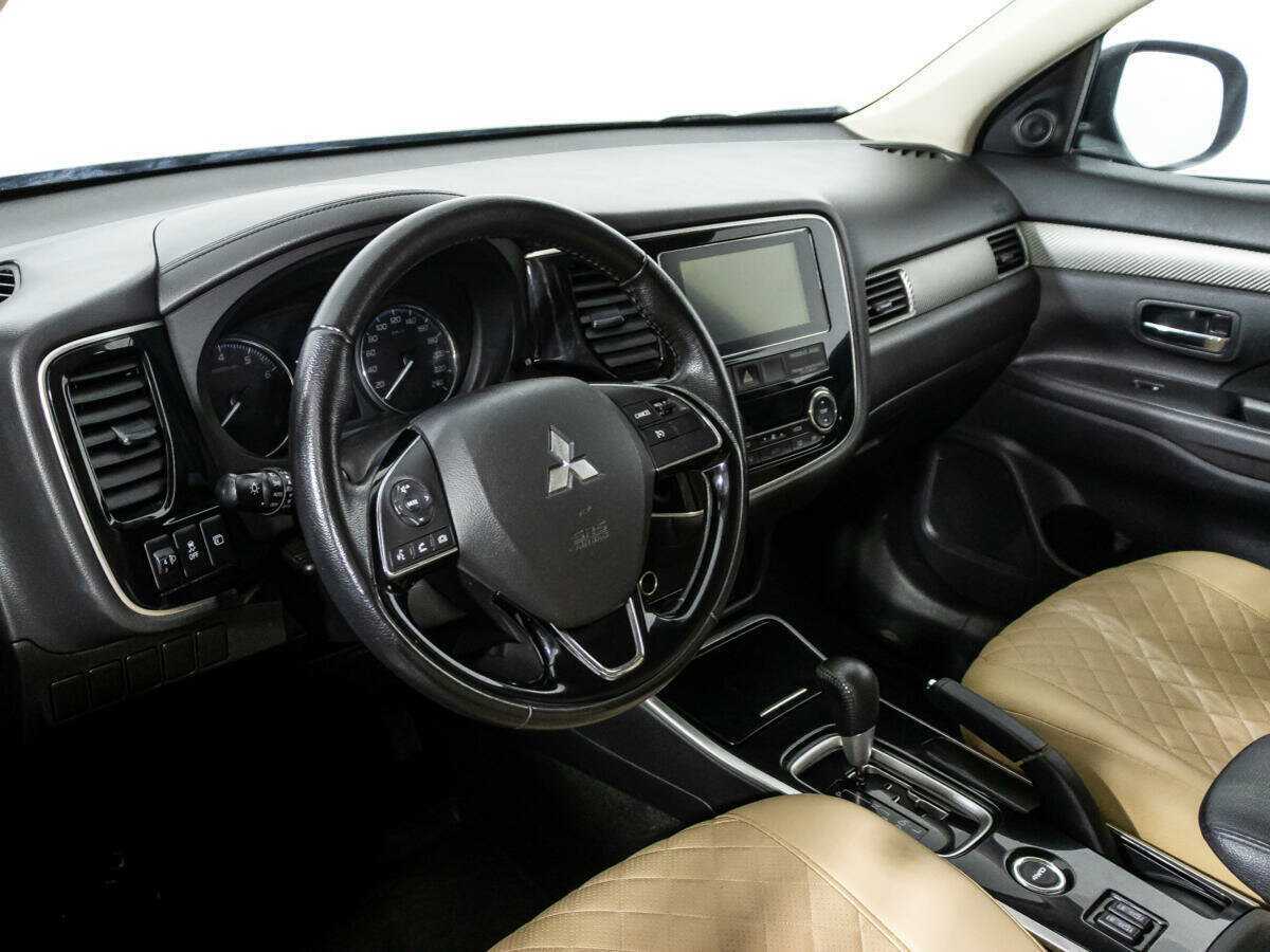 Mitsubishi Outlander 2018 года с пробегом. Фото: #10
