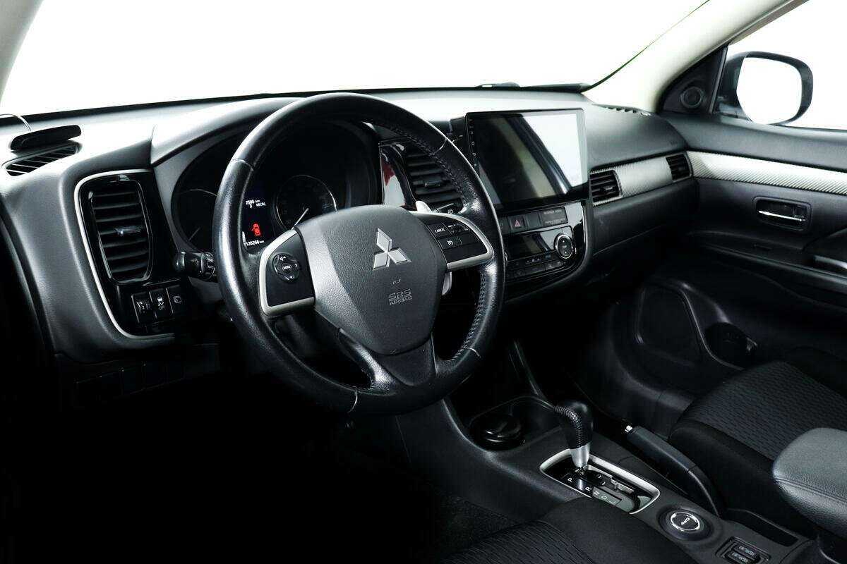 Mitsubishi Outlander 2013 года с пробегом. Фото: #12