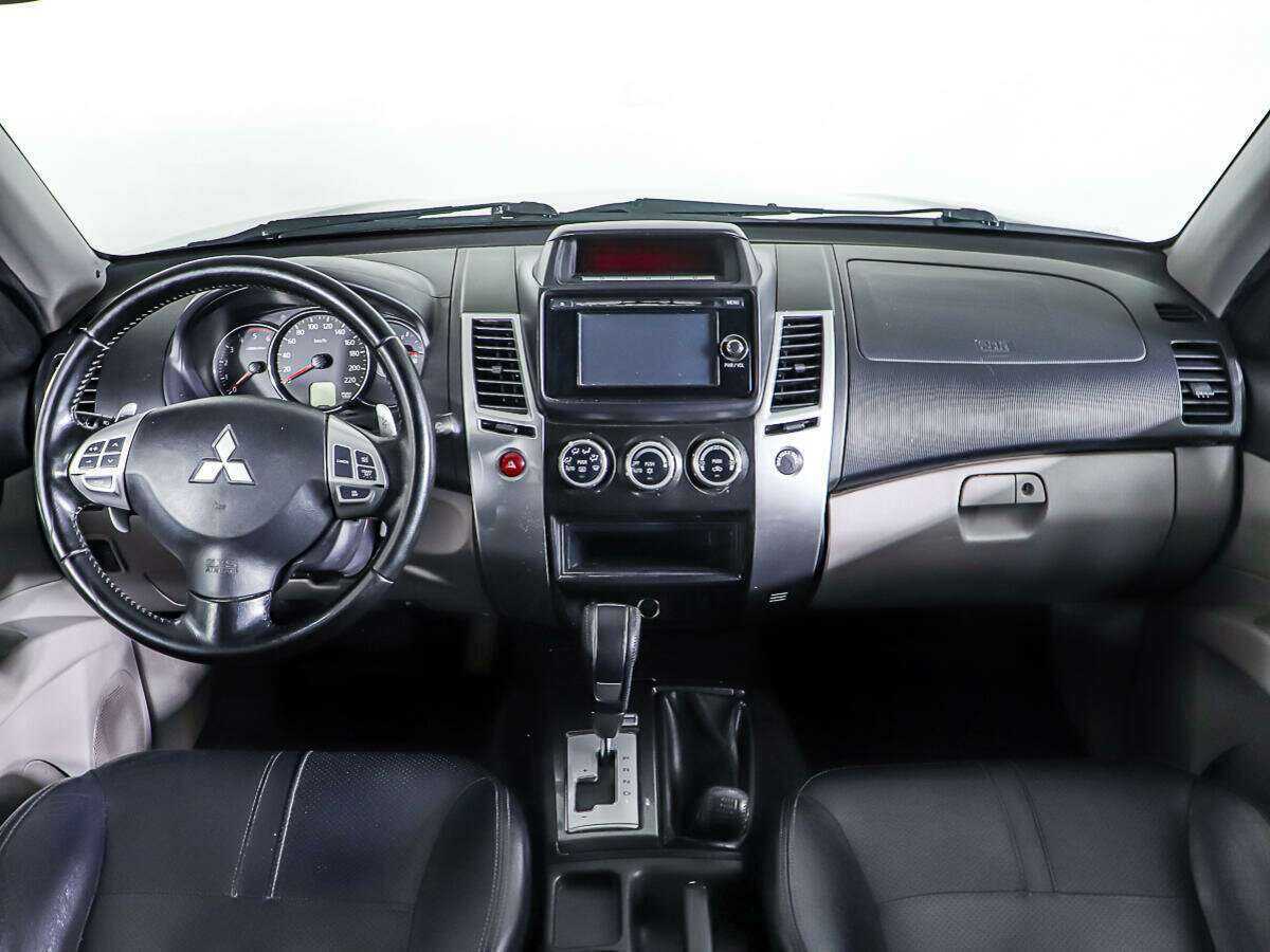 Mitsubishi Pajero Sport 2014 года с пробегом. Фото: #9