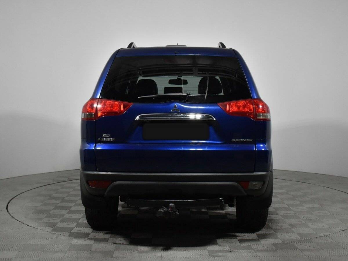 Mitsubishi Pajero Sport 2015 года с пробегом. Фото: #4