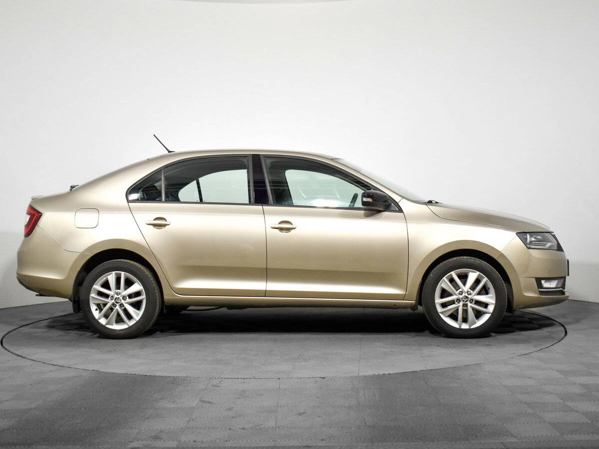 Skoda Rapid 2019 года с пробегом. Фото: #3