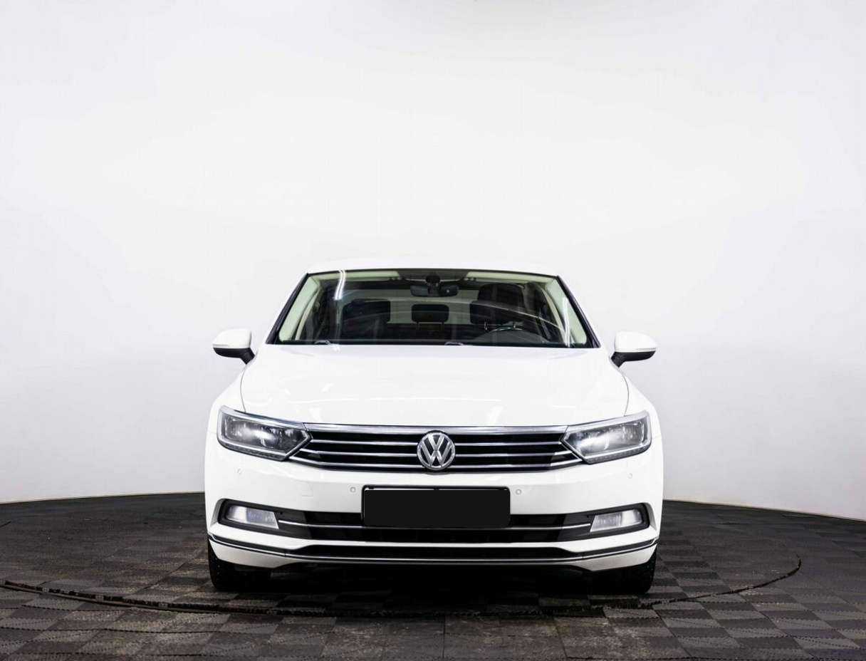 Volkswagen Passat 2016 года с пробегом. Фото: #1