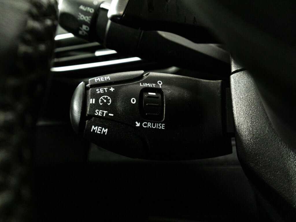 Peugeot 3008 2017 года с пробегом. Фото: #17