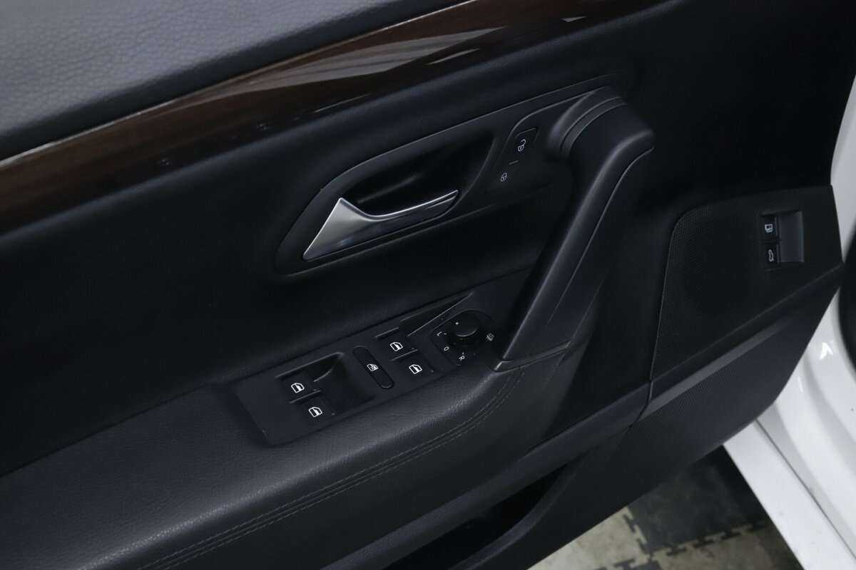 Volkswagen Passat CC 2012 года с пробегом. Фото: #9