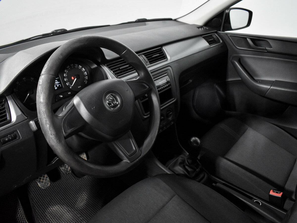 Skoda Rapid 2014 года с пробегом. Фото: #8