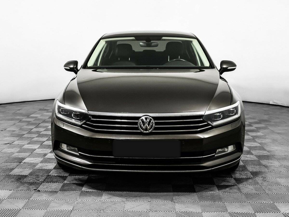 Volkswagen Passat 2017 года с пробегом. Фото: #1