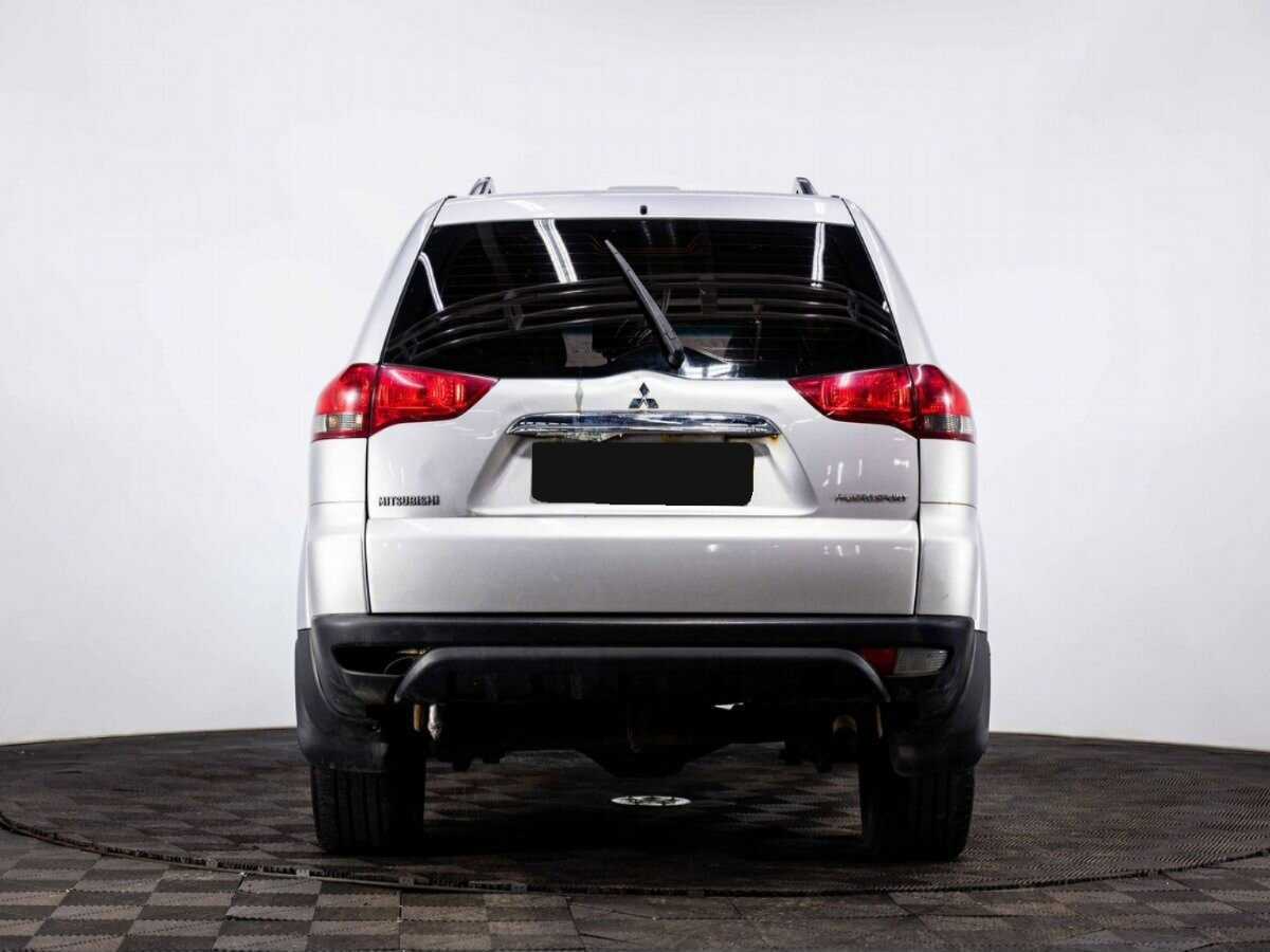 Mitsubishi Pajero Sport 2014 года с пробегом. Фото: #4