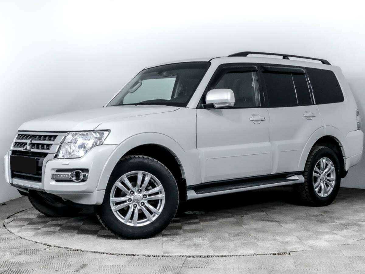 Mitsubishi Pajero 2015 года с пробегом. Фото: #0