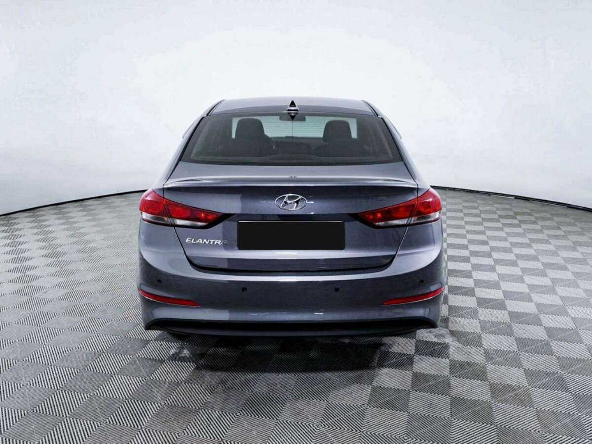 Hyundai Elantra 2018 года с пробегом. Фото: #5