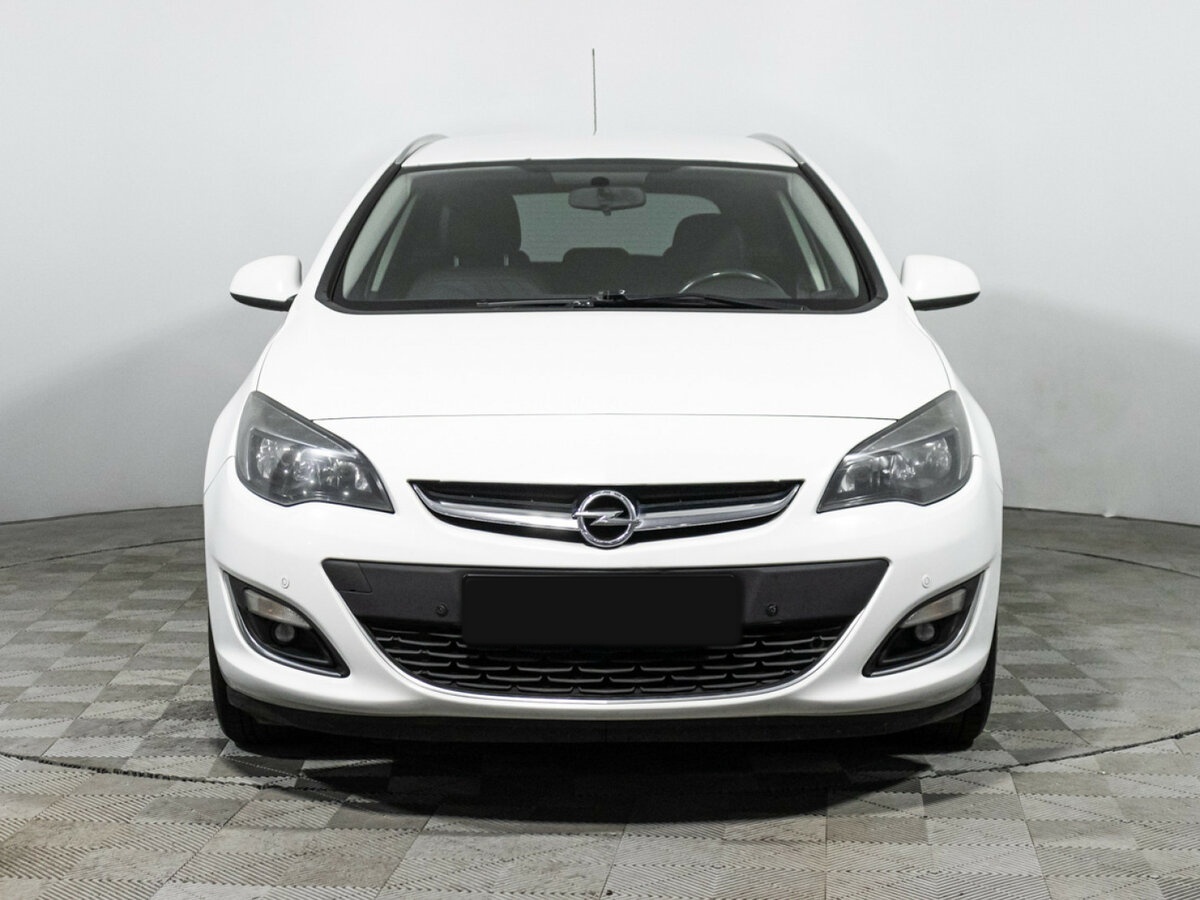 Opel Astra 2014 года с пробегом. Фото: #1