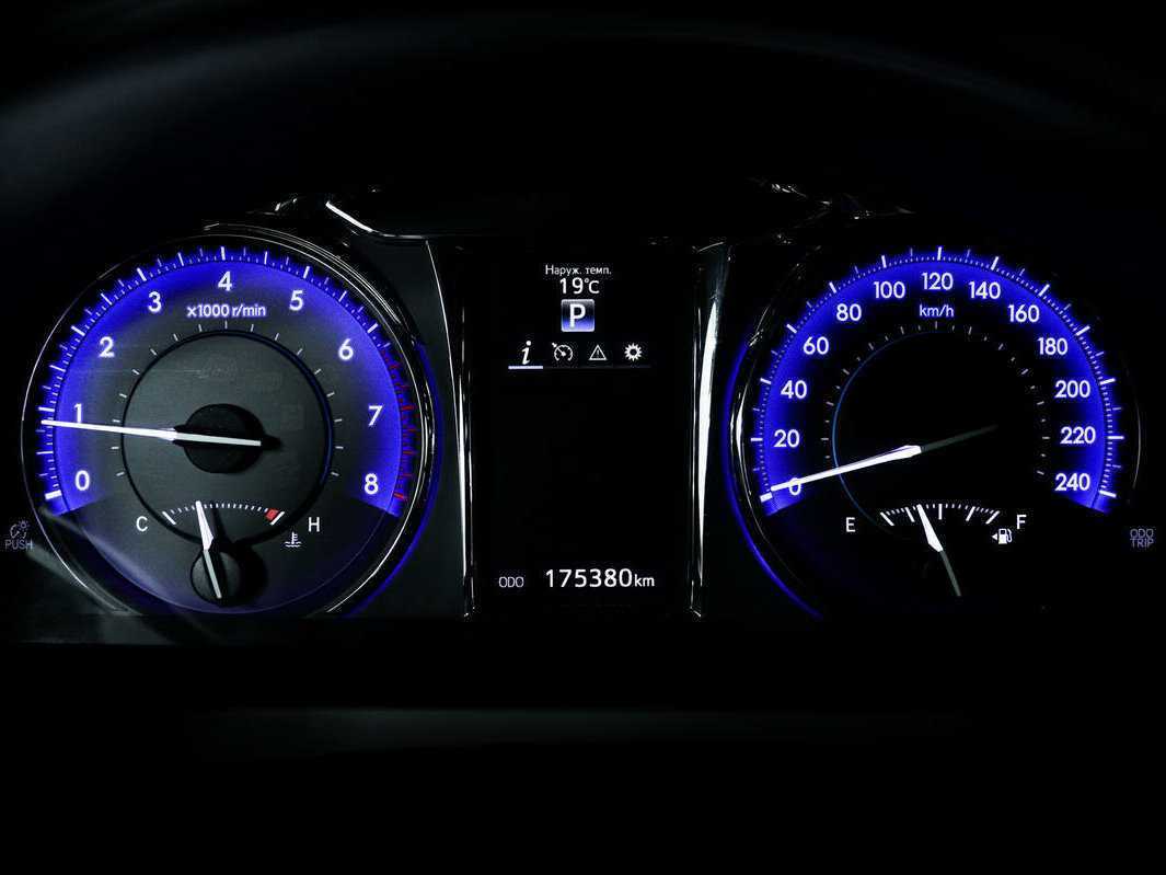 Toyota Camry 2015 года с пробегом. Фото: #9