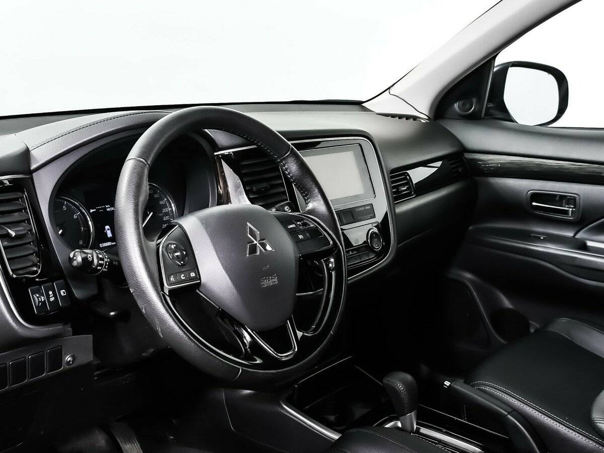 Mitsubishi Outlander 2018 года с пробегом. Фото: #12