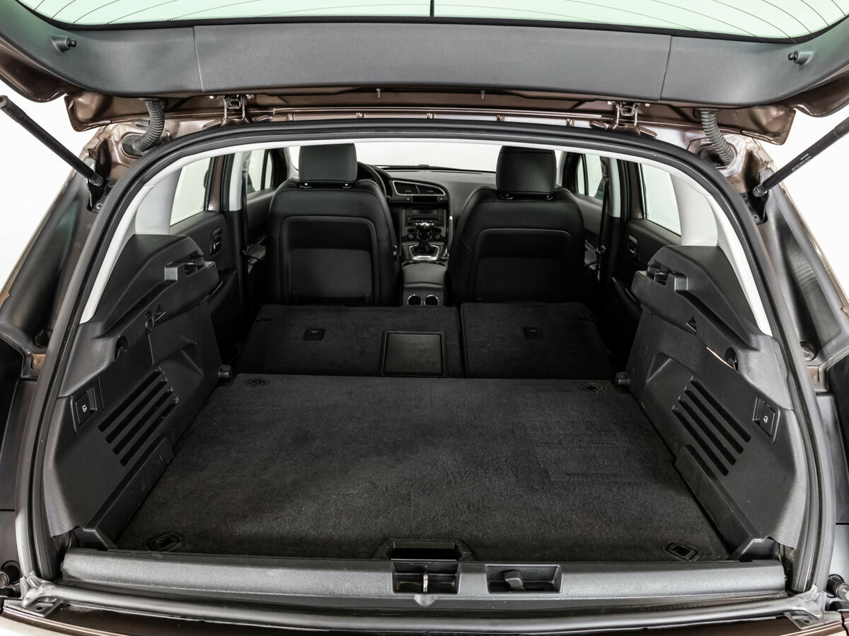 Peugeot 3008 2014 года с пробегом. Фото: #17