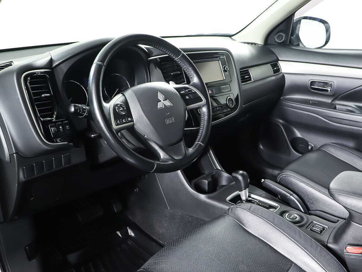 Mitsubishi Outlander 2013 года с пробегом. Фото: #12