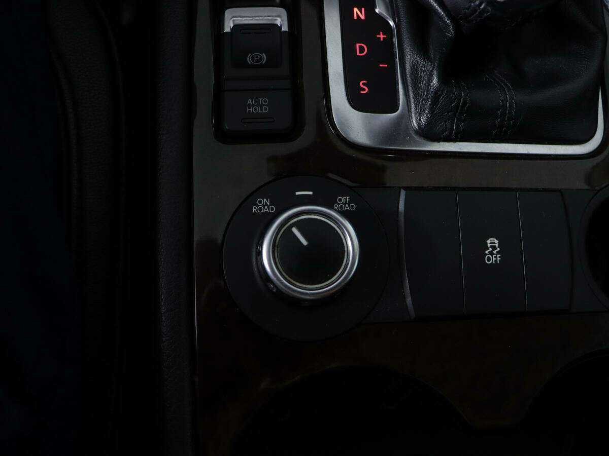 Volkswagen Touareg 2012 года с пробегом. Фото: #26