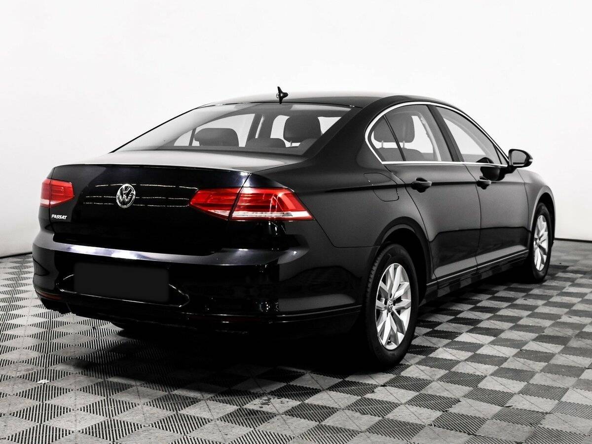 Volkswagen Passat 2018 года с пробегом. Фото: #4