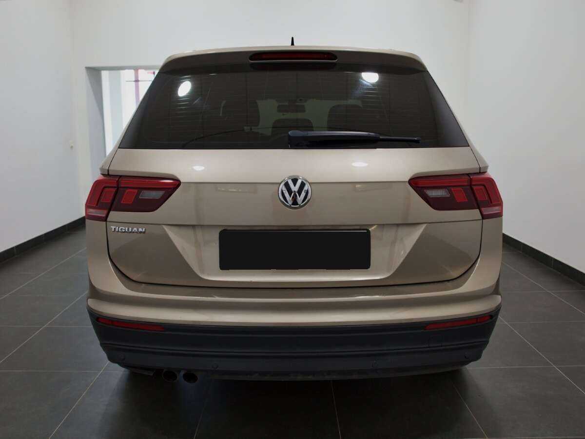 Volkswagen Tiguan 2018 года с пробегом. Фото: #3