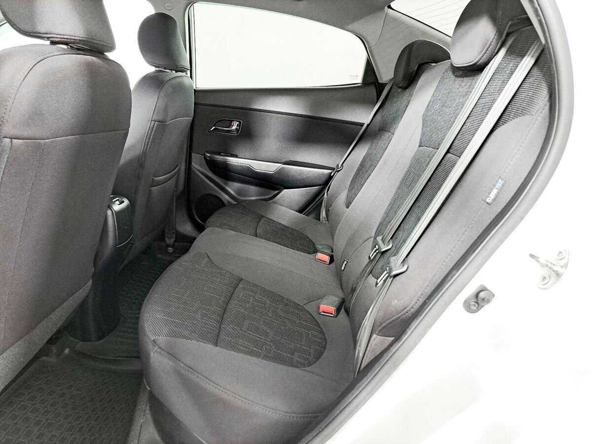 Kia Rio 2013 года с пробегом. Фото: #9