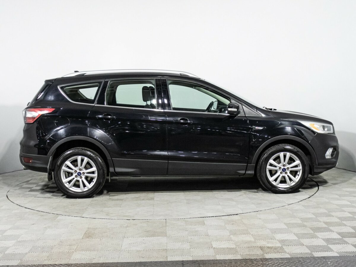 Ford Kuga 2017 года с пробегом. Фото: #3