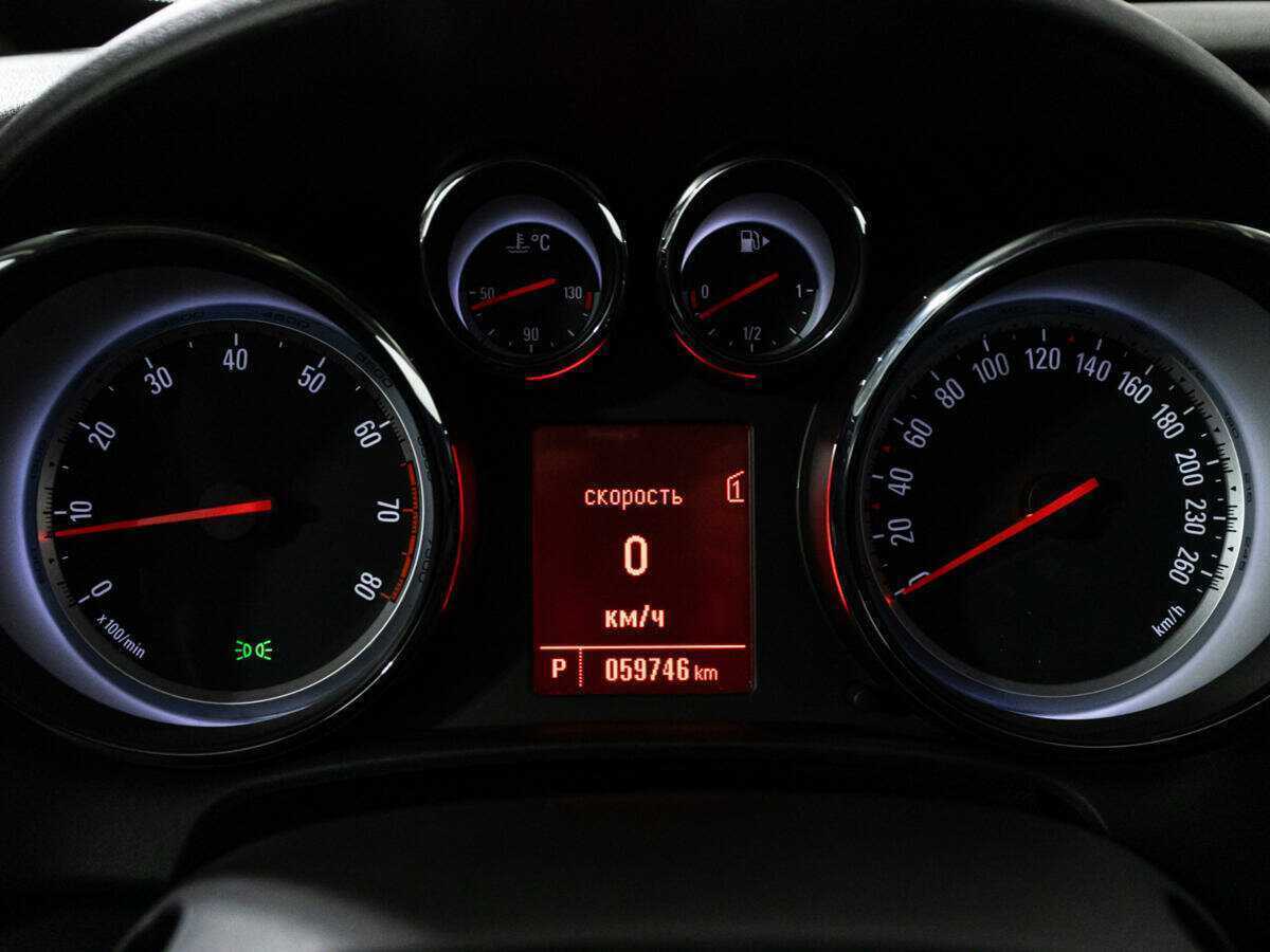 Opel Astra 2013 года с пробегом. Фото: #11