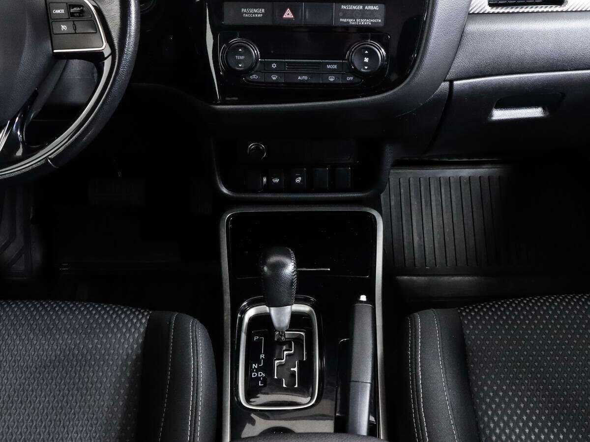 Mitsubishi Outlander 2018 года с пробегом. Фото: #10