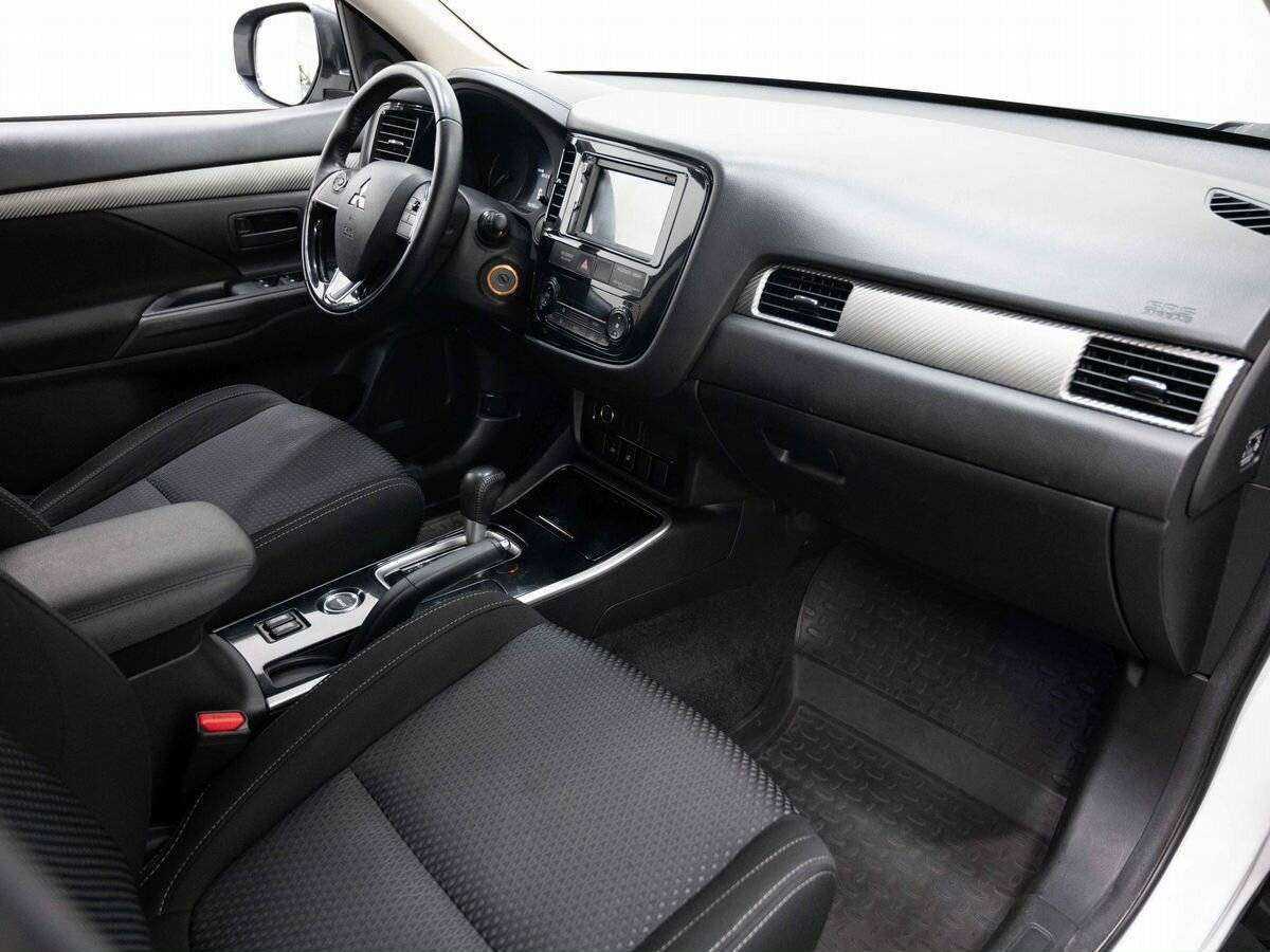 Mitsubishi Outlander 2017 года с пробегом. Фото: #10