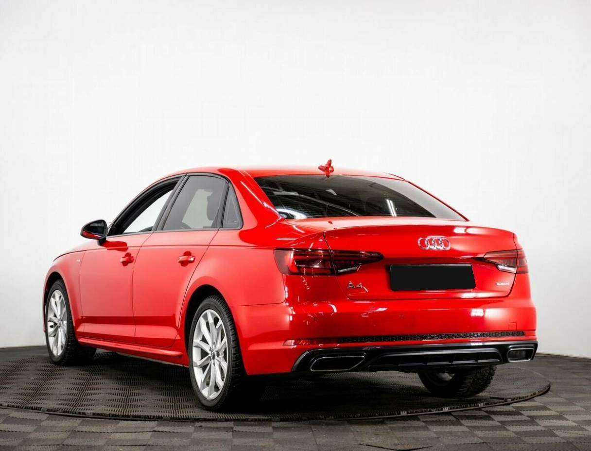 Audi A4 2019 года с пробегом. Фото: #3