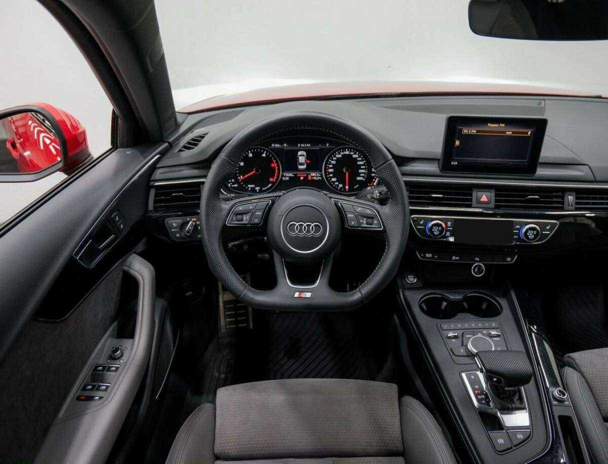 Audi A4 2019 года с пробегом. Фото: #12