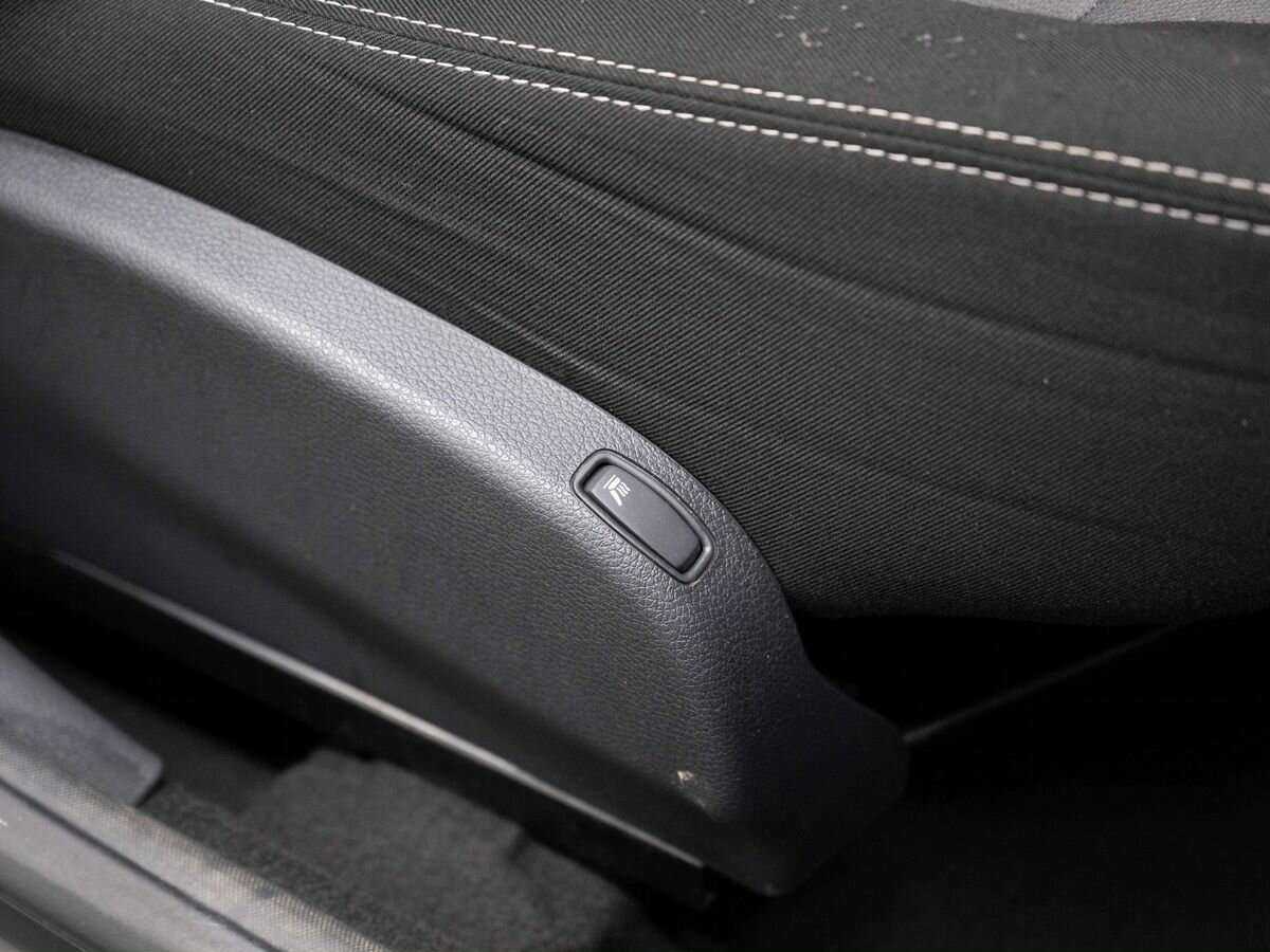 Б/У Рено Дастер 2013 года. Фото: #12