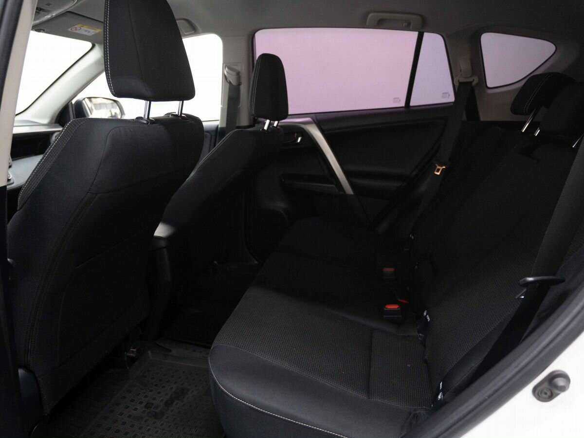 Б/У Тойота Рав4 2017 года. Фото: #6