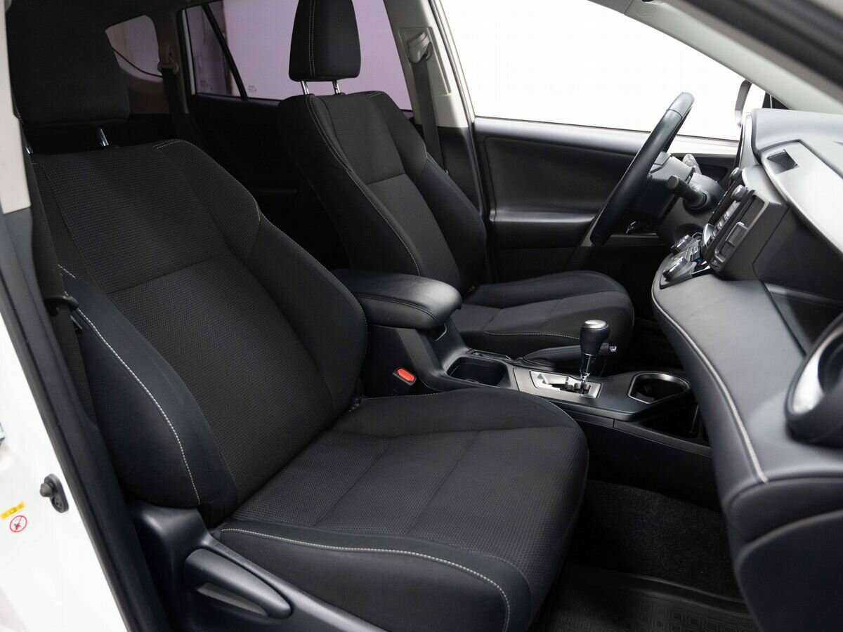 Б/У Тойота Рав4 2017 года. Фото: #9