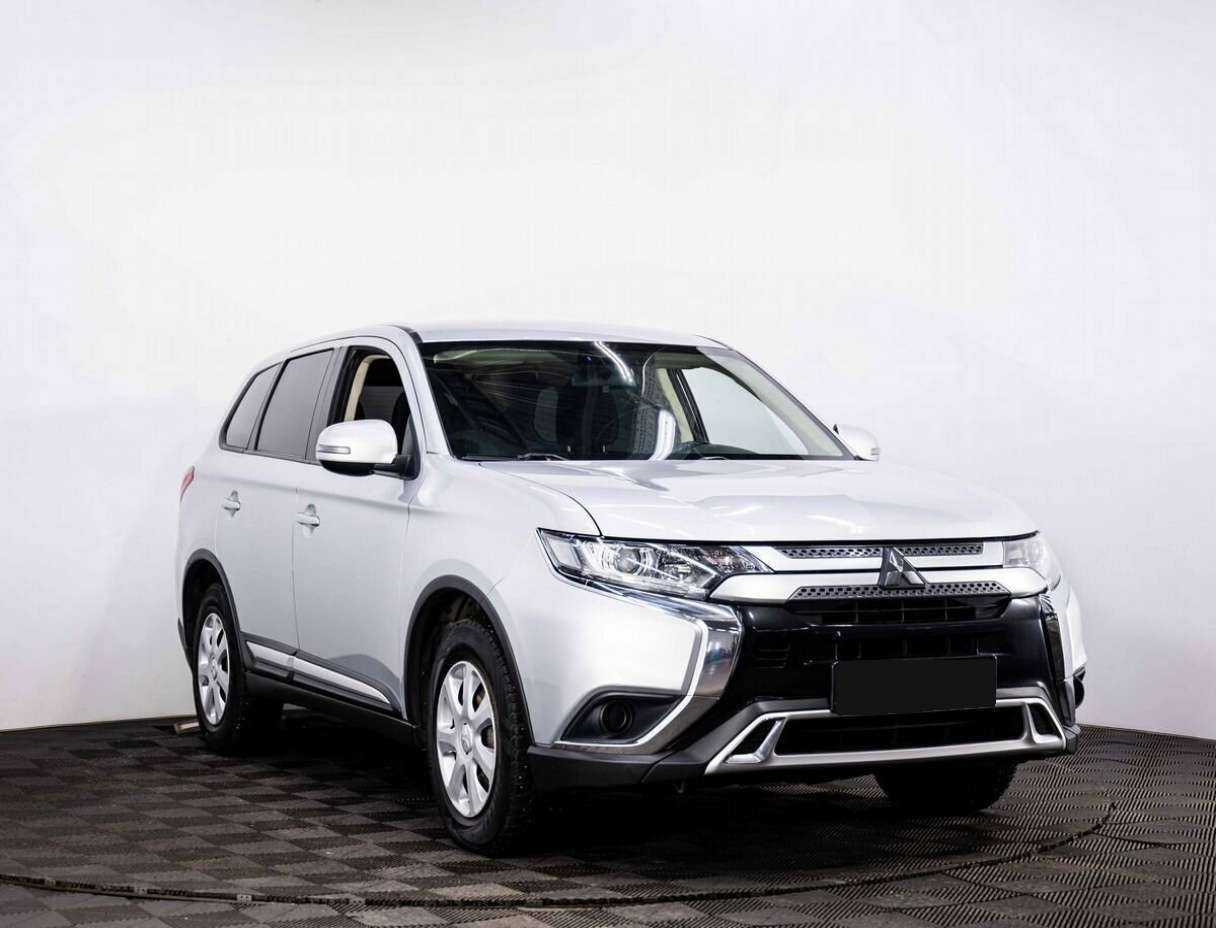 Mitsubishi Outlander 2019 года с пробегом. Фото: #2