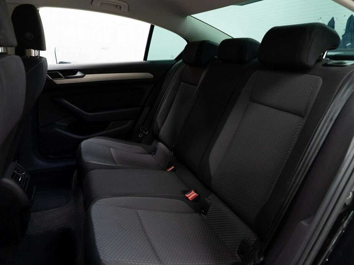 Volkswagen Passat 2017 года с пробегом. Фото: #6