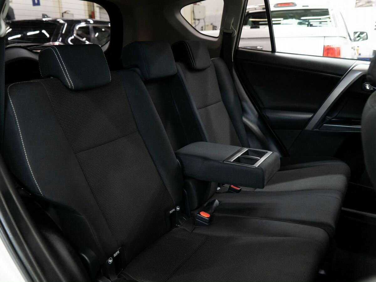 Toyota RAV4 2016 года с пробегом. Фото: #9
