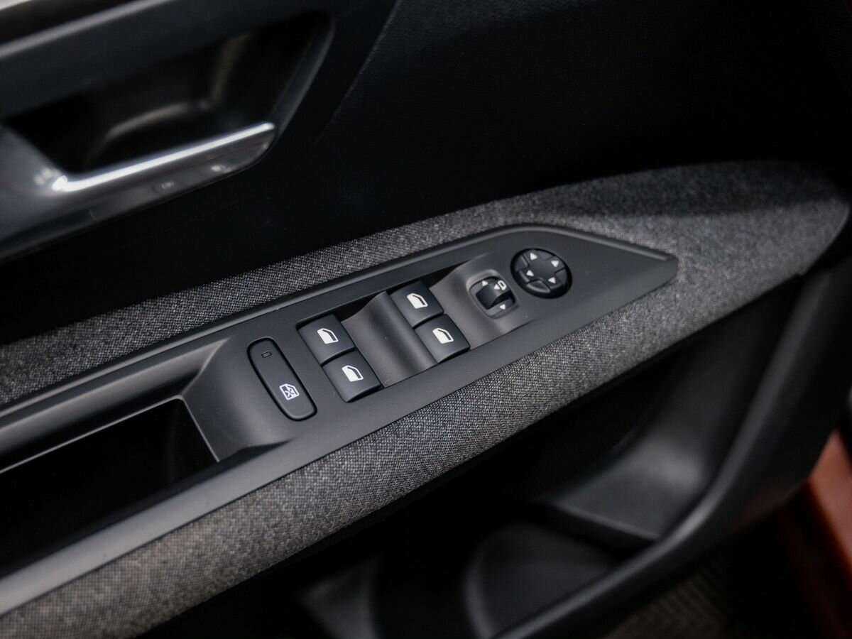 Б/У Пежо 3008 2018 года. Фото: #13