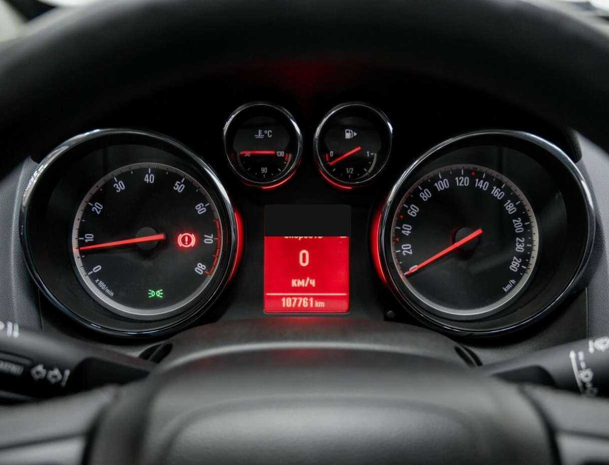 Б/У Опель Астра 2013 года. Фото: #20