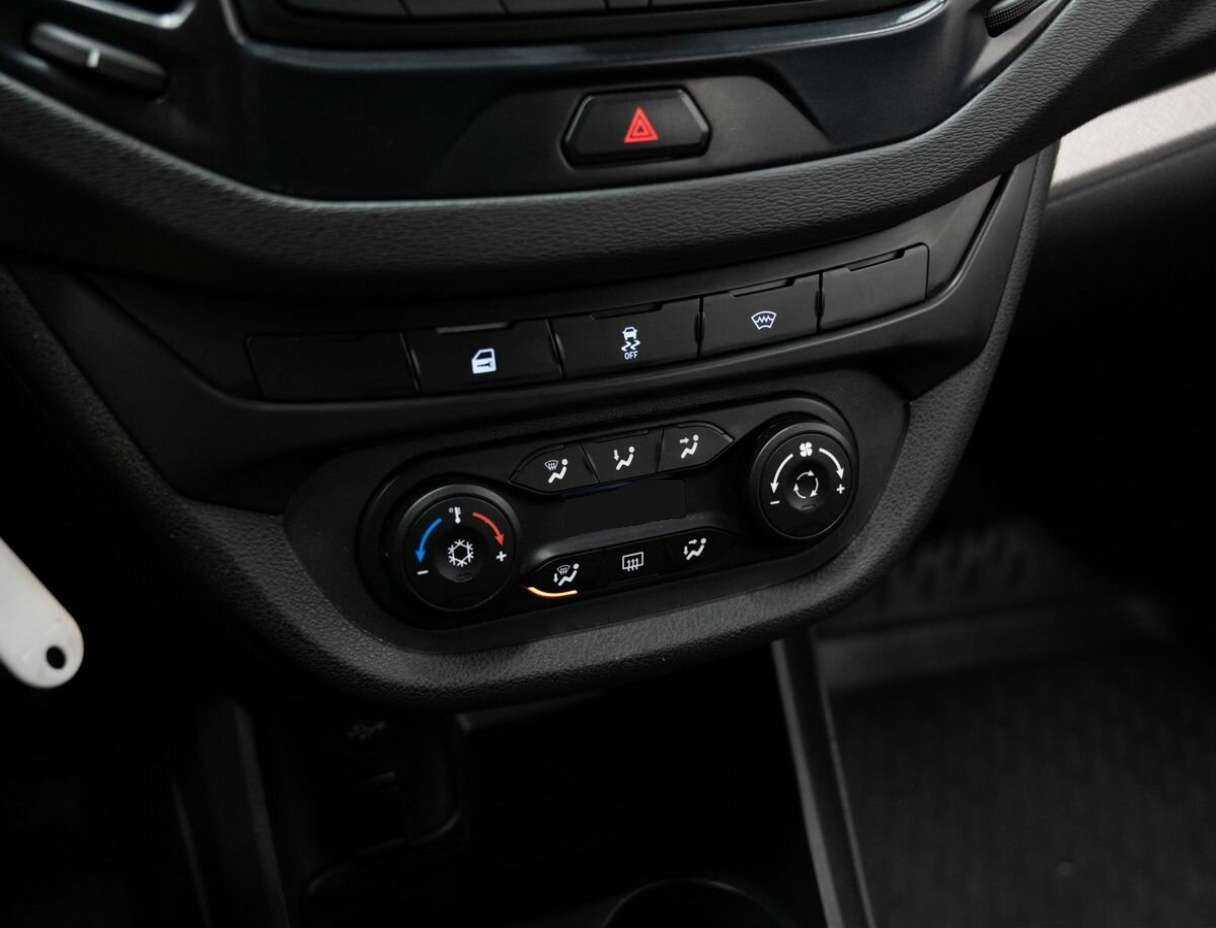 Б/У Лада (ВАЗ) Веста 2019 года. Фото: #19