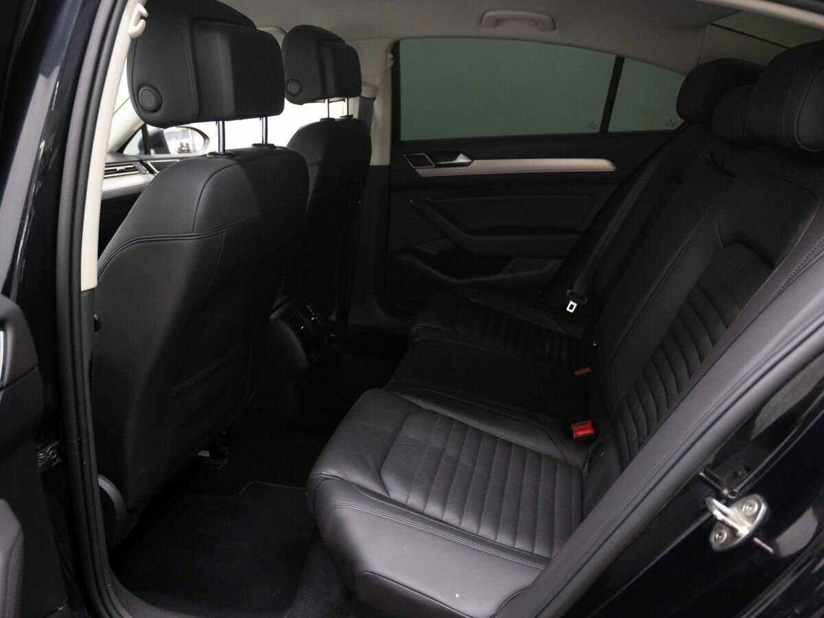 Б/У Фольксваген Пассат 2019 года. Фото: #8